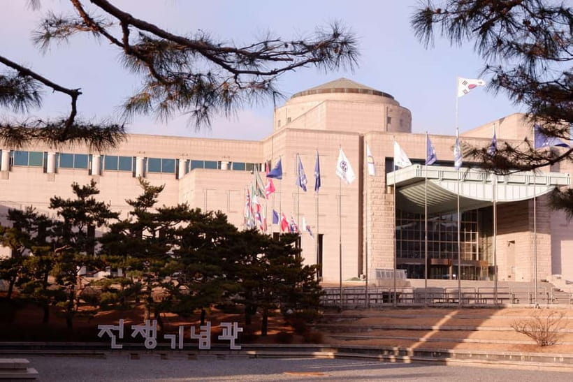 Seoul: War Memorial, Jogyesa Temple & Tapgol Park Tour - Tapgol Park: March 1 independence roots plus the Squid Game lottery moment
