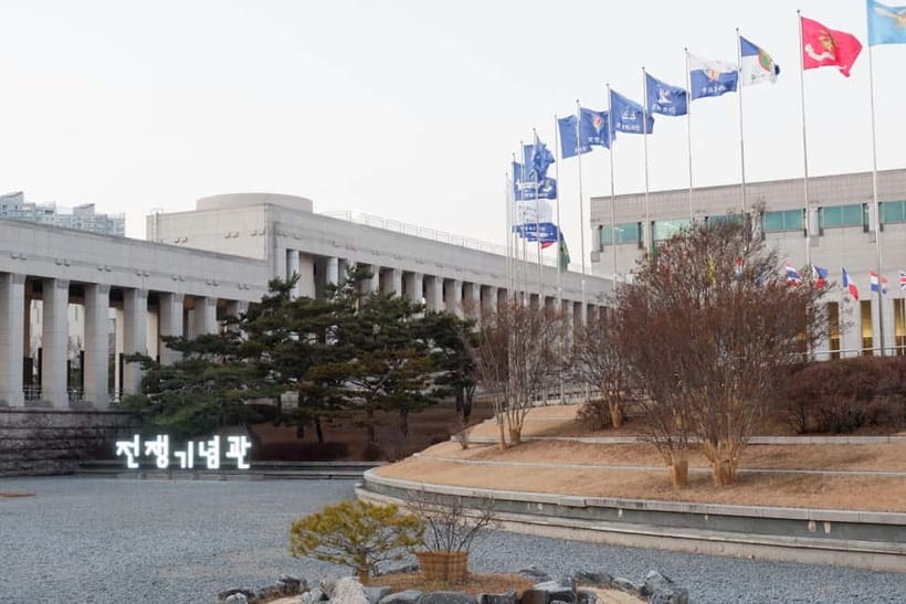 Seoul: War Memorial, Jogyesa Temple & Tapgol Park Tour - The War Memorial of Korea and the UN Memorial Cemetery: not just war trophies