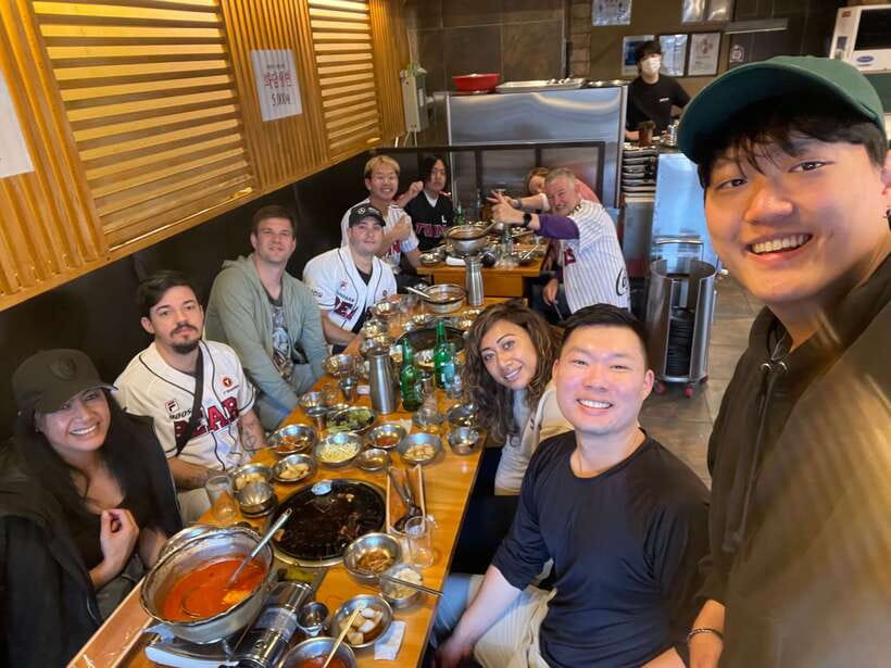 Seoul: Watching Sports Match & Local Food Experience - Getting the match context from a local sports fan