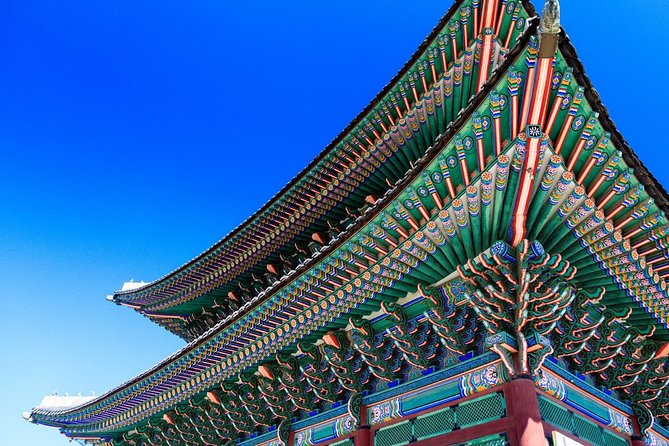 Signature Seoul : Netflix Sites, Street Food & N Seoul Tower - Jogyesa Temple and the Blue House pass-by: calm streets, then the power-center vibe