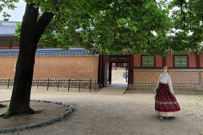 (Small Group) Palace & Seoul Old Town Highlights - Gyeongbokgung Palace: where the Joseon story becomes physical