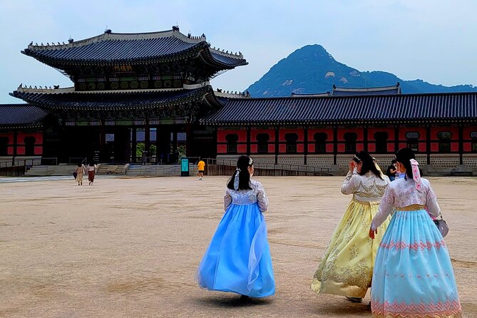 (Small Group) Palace & Seoul Old Town Highlights - Insadong first: warm up with tea houses and traditional shops