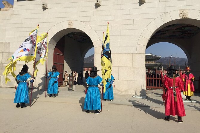 Small-Group Royal Palace and Seoul City Tour (hotel pick-up) - Gyeongbokgung Palace: Where the Joseon Court Makes Sense