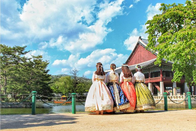 Small Group Seoul Highlight Tour opt. Hanbok & Tea Ceremony - How an express Seoul highlight route saves your morning