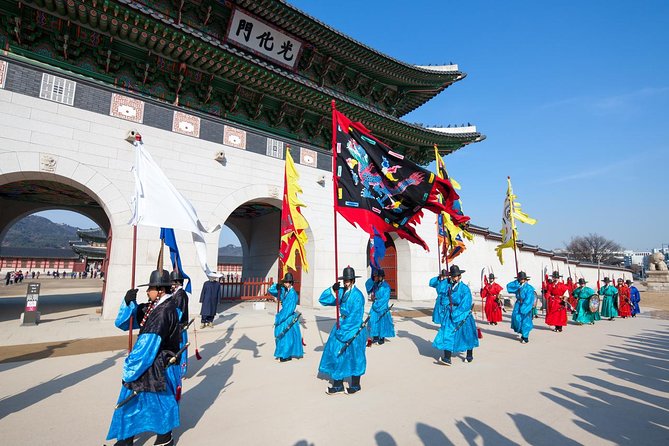 Small Group Seoul Highlight Tour opt. Hanbok & Tea Ceremony - Should you book this Seoul highlight tour?