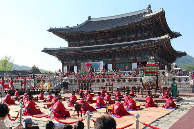 Small-Group Seoul Tour with Gyeongbokgung Palace (hotel pick-up) - Key things that make this tour worth your time
