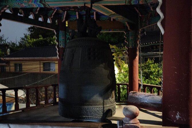 Spiritual Adventure: Into Inwangsan and Korean Shamanism - Shrine stops and offerings: what you’re looking at