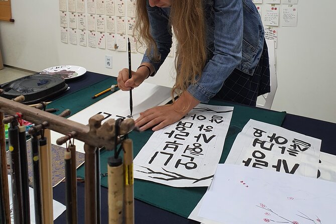 Write a Meaningful Korean Calligraphy Scroll in Insadong - Materials, mindset, and the comfort of learning the right way