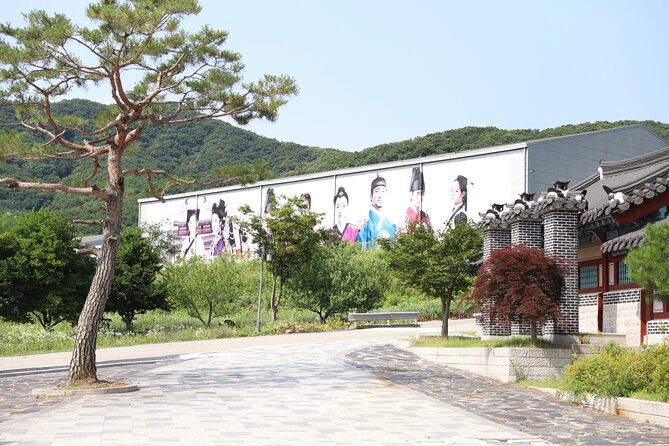 Yongin Dae Jang Geum Park Tour from Seoul - Yongin Dae Jang Geum Park: Where the Steps and Photo Angles Matter